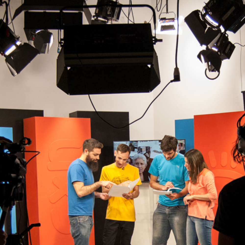 Equipo de producción trabajando
